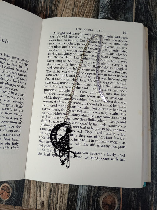 Metal Charm Hook Bookmarks - Moon Cat