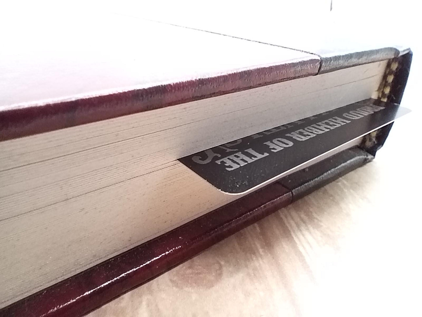 Romantasy Readers Society - Aluminium Engraved Bookmark