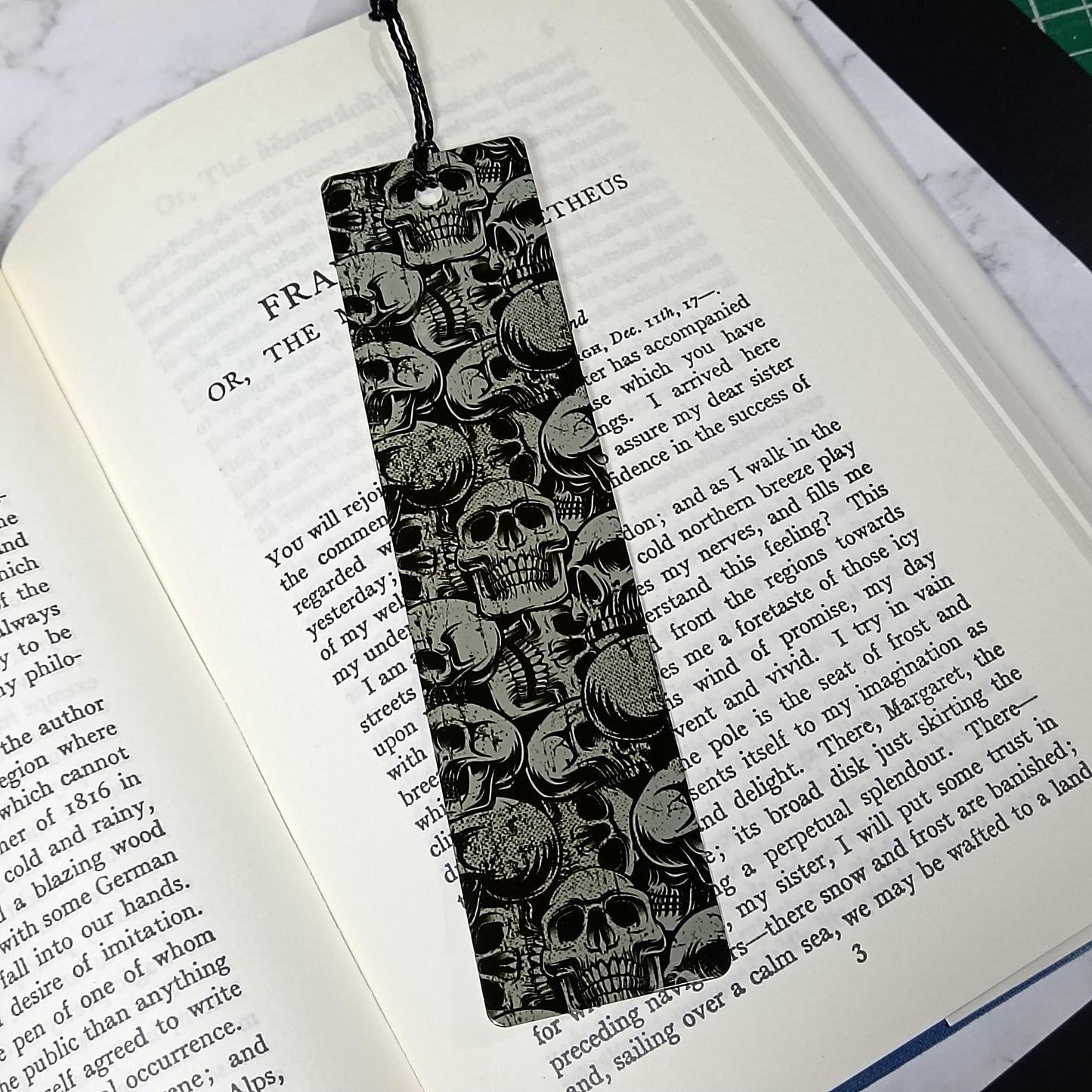 Metal Bookmarks - Black and Grey Skulls